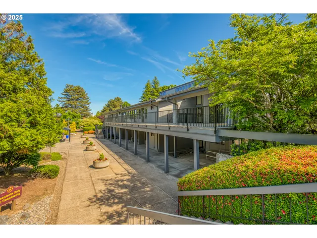 $255,000 | 15035 Northeast Sacramento Street, Unit 62, Portland, OR 97230
