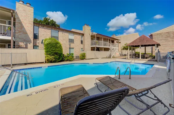$1,250 | 2120 Wilcrest Drive, Unit 226, Houston, TX 77077