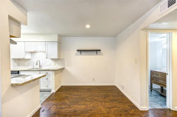 $1,250 | 2120 Wilcrest Drive, Unit 226, Houston, TX 77077