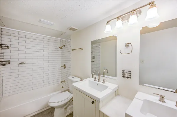 $1,250 | 2120 Wilcrest Drive, Unit 226, Houston, TX 77077