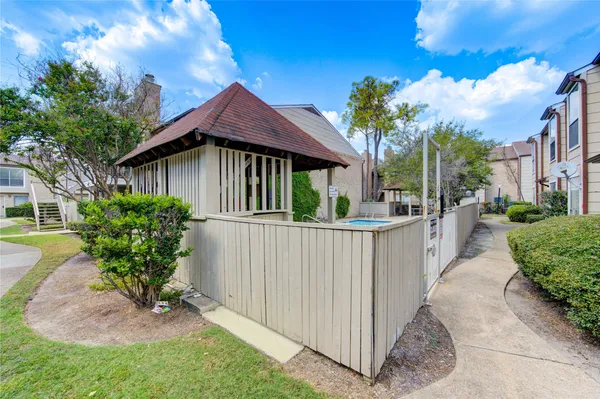 $1,250 | 2120 Wilcrest Drive, Unit 226, Houston, TX 77077
