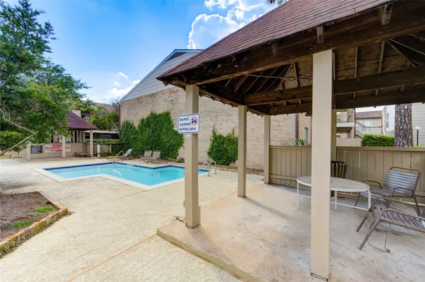 $1,250 | 2120 Wilcrest Drive, Unit 226, Houston, TX 77077