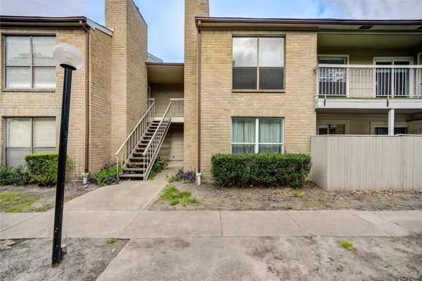 $1,250 | 2120 Wilcrest Drive, Unit 226, Houston, TX 77077