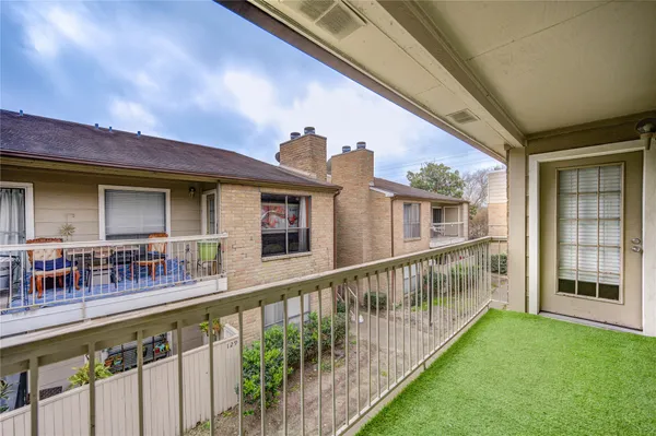 $1,250 | 2120 Wilcrest Drive, Unit 226, Houston, TX 77077