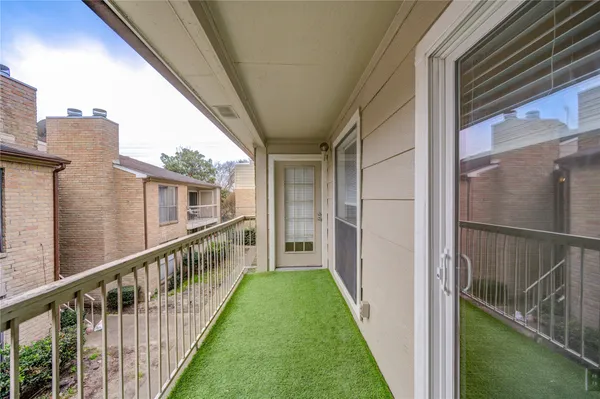 $1,250 | 2120 Wilcrest Drive, Unit 226, Houston, TX 77077