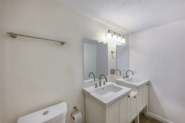 $1,250 | 2120 Wilcrest Drive, Unit 226, Houston, TX 77077