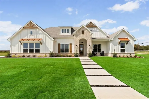$702,800 | 1000 Brock Heights Court, Weatherford, TX 76087