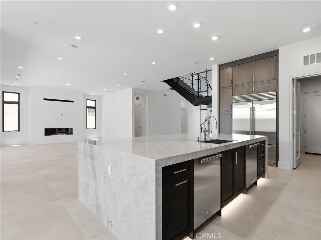 454 Ridgecrest Irvine, CA 92602 - Photo 7 of 46 Kitchen
