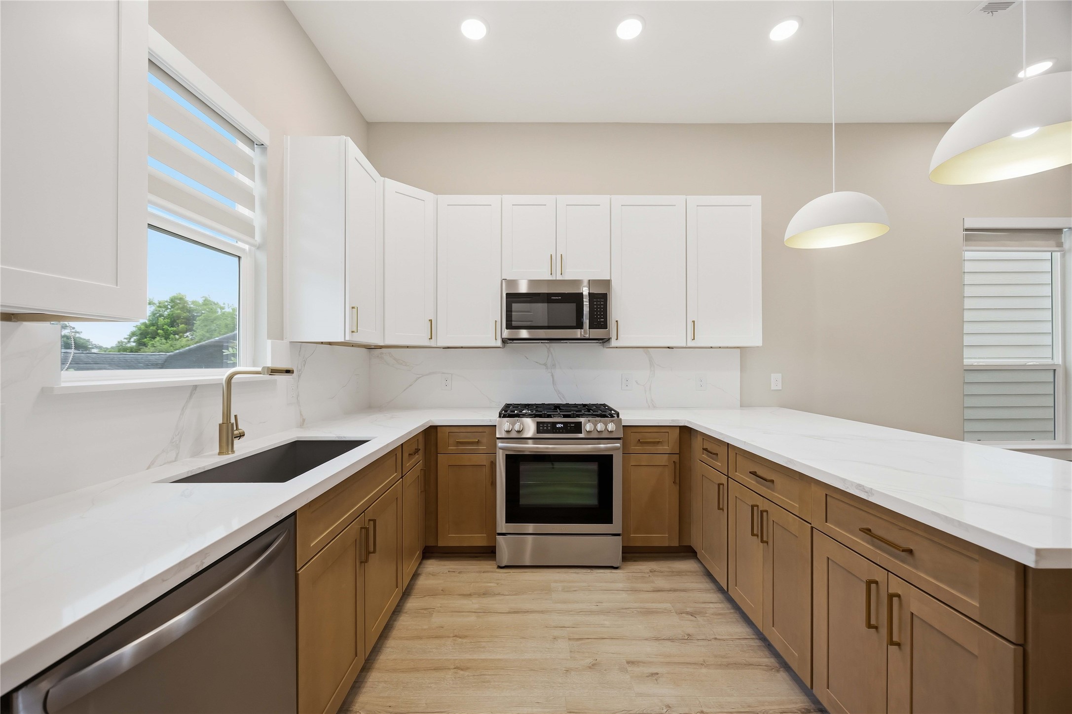 4013 Griggs Road, Unit B Houston, TX 77021 - Photo 11 of 30 Full kitchen appliances