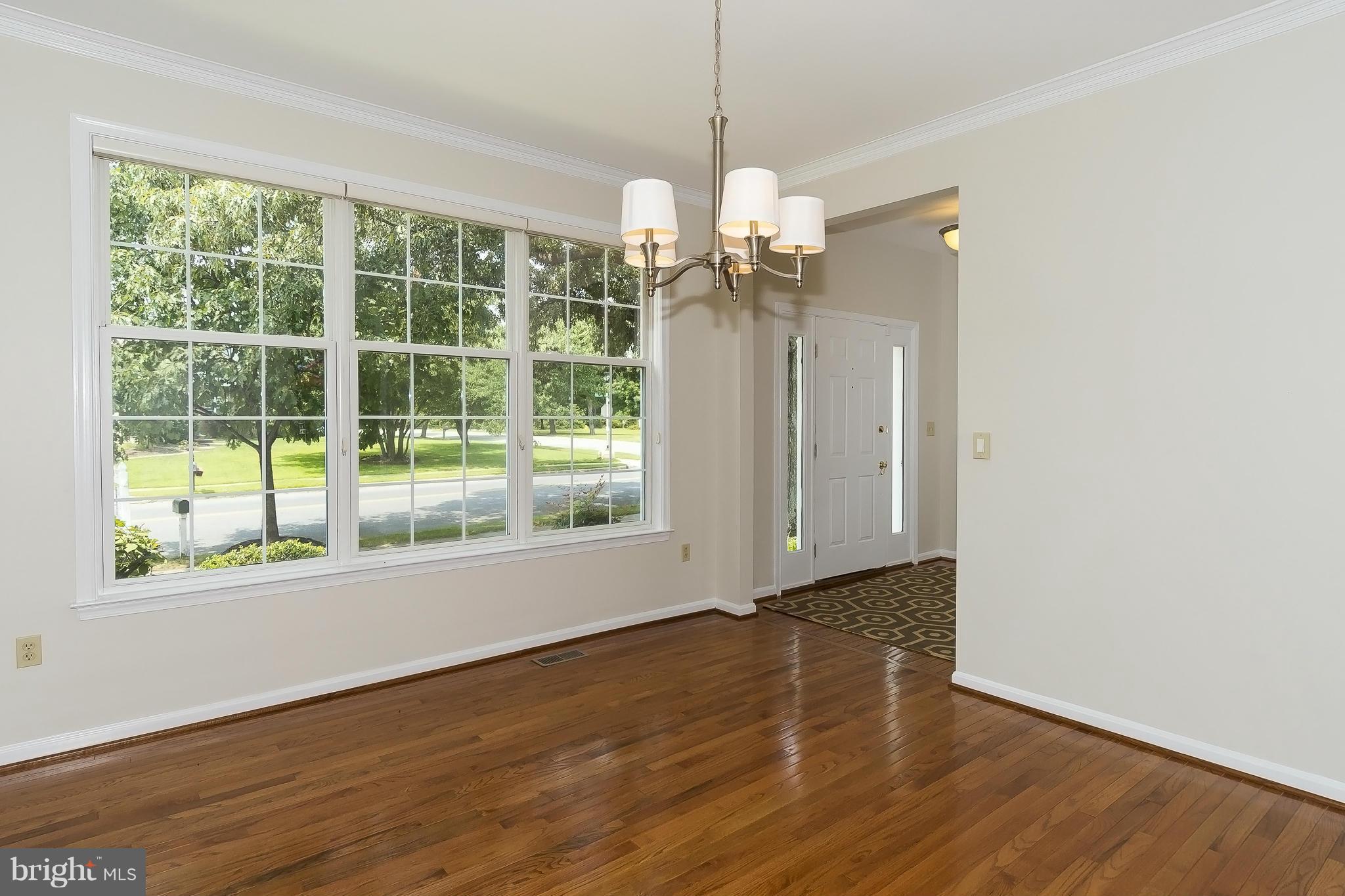 401 River Road Arnold, MD 21012 - Photo 4 of 30 Dining Room