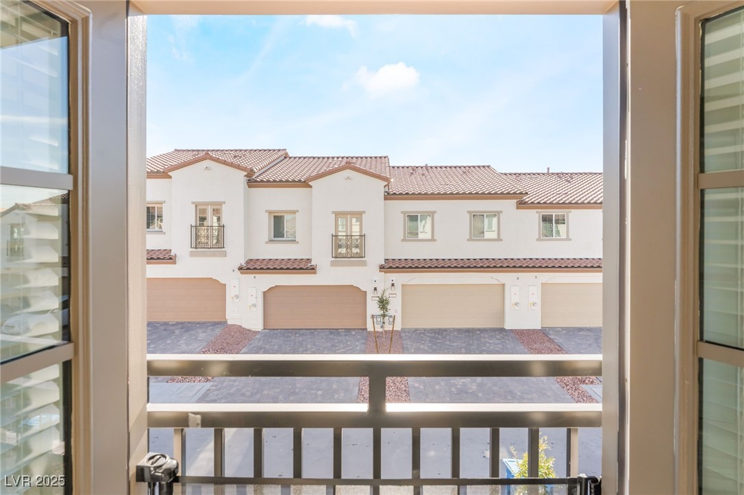 943 Watford Place Henderson, NV 89011 - Photo 4 of 20