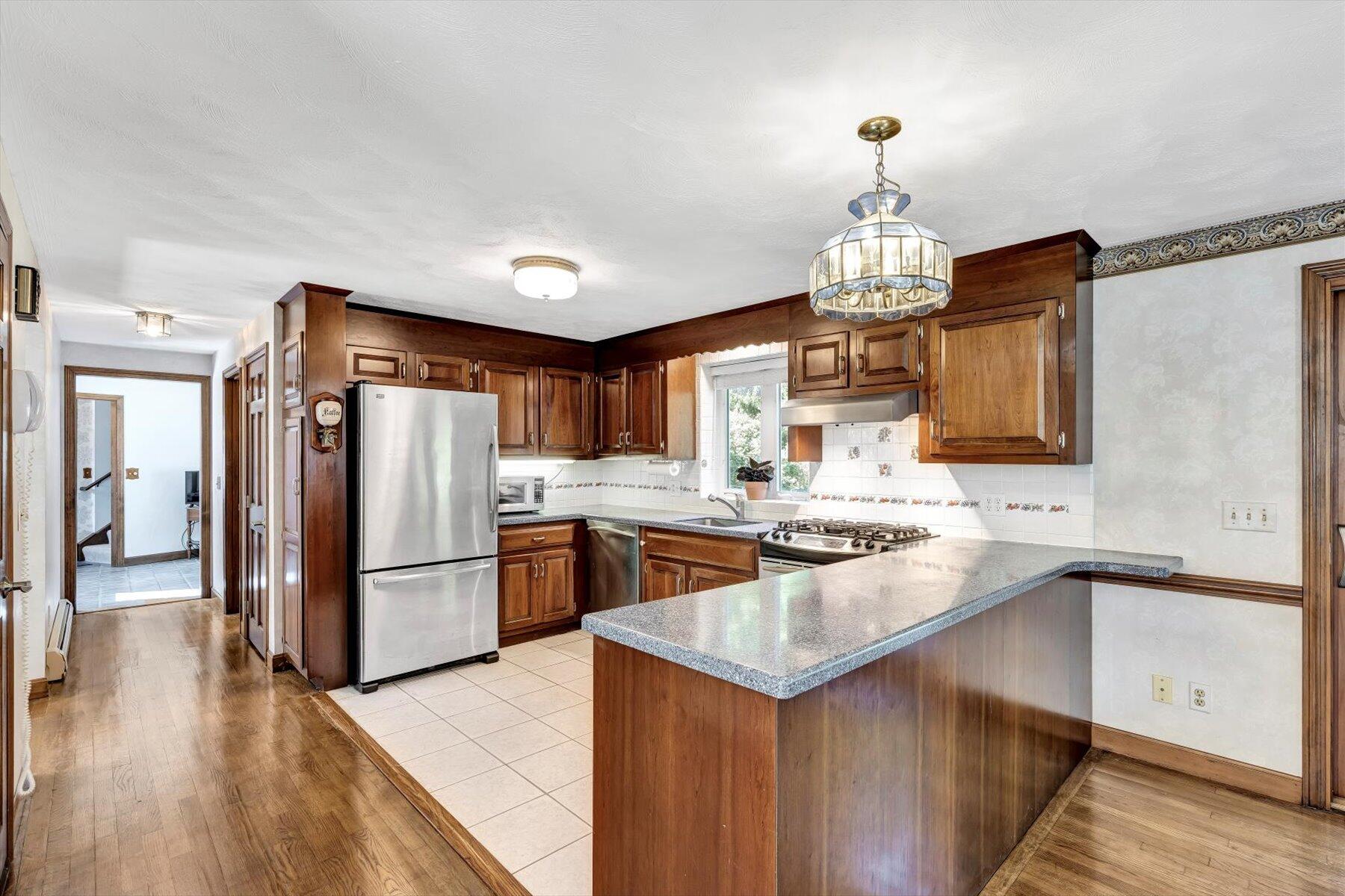 27 Colonial Way West Barnstable, MA 02668 - Photo 13 of 38 22-889A9037