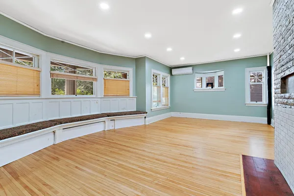 $925,000 | 3013 James Avenue South, Minneapolis, MN 55408