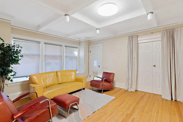 $925,000 | 3013 James Avenue South, Minneapolis, MN 55408