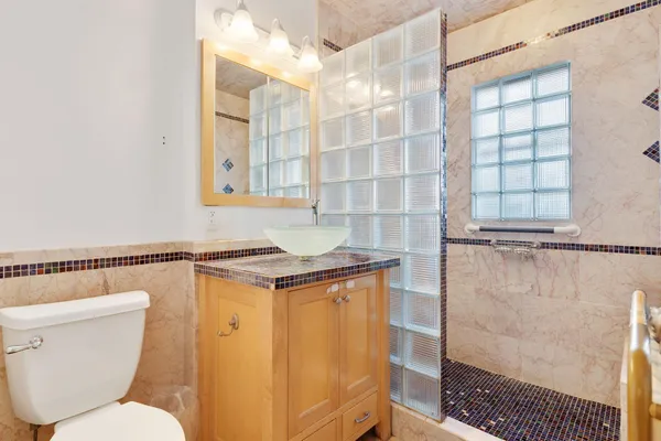 $925,000 | 3013 James Avenue South, Minneapolis, MN 55408