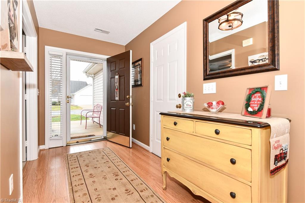4406 Single Tree Lane High Point, NC 27265 - Photo 4 of 23 Spacious entry welcomes you and your guests.