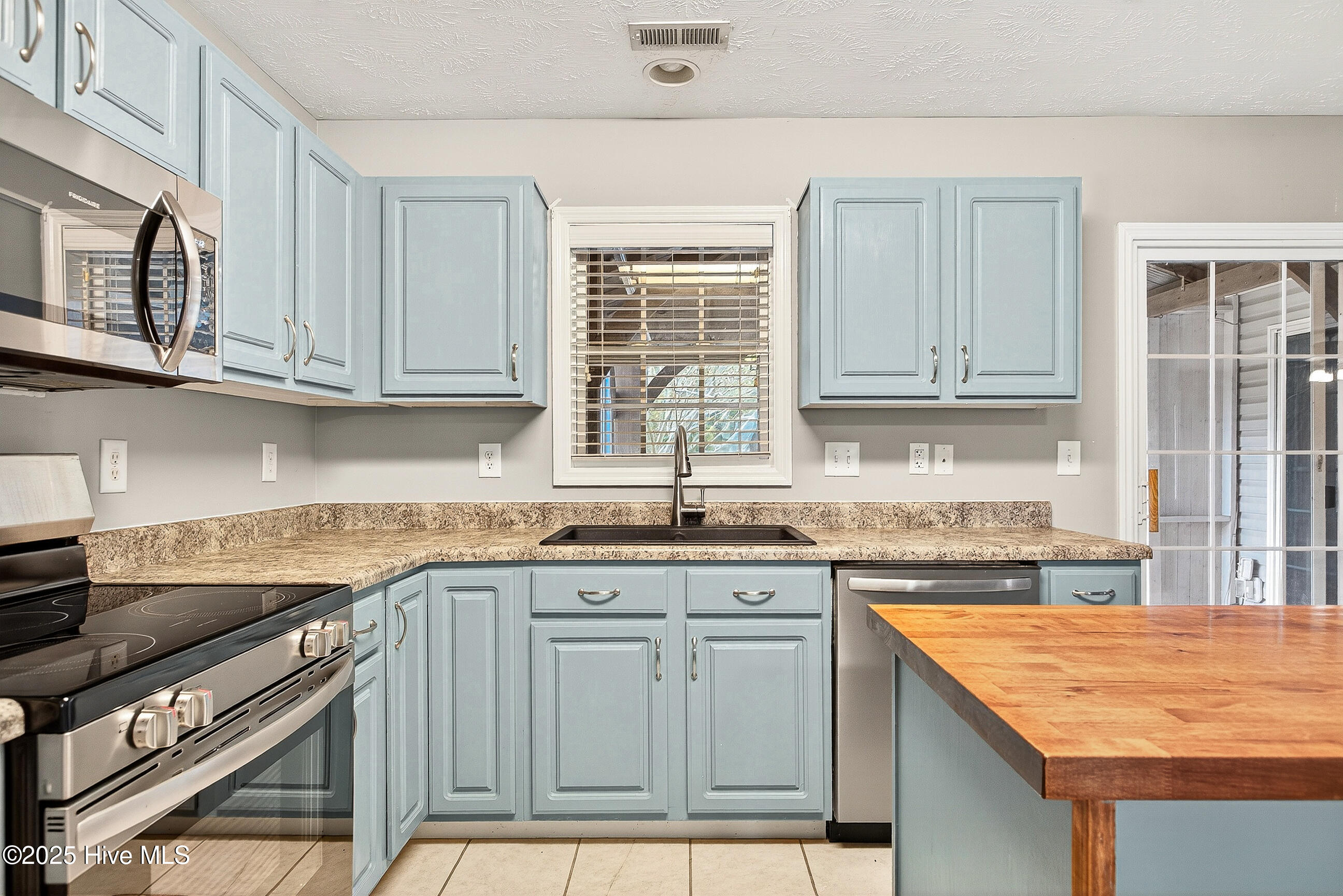 307 Old Dam Road Jacksonville, NC 28540 - Photo 11 of 39 11