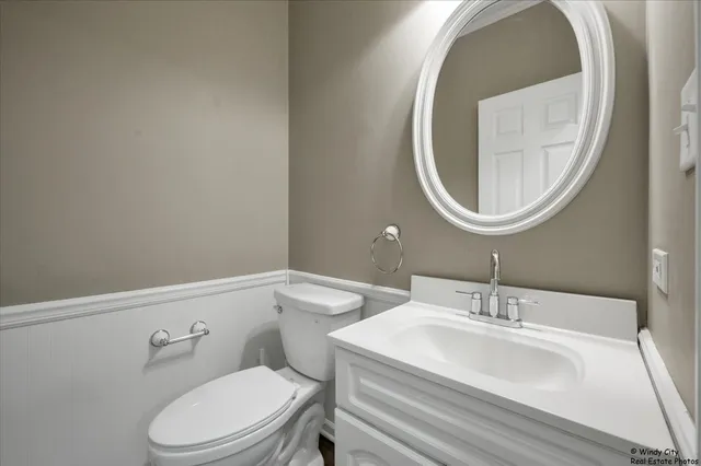 $269,900 | 2571 Hillsboro Boulevard, Aurora, IL 60503