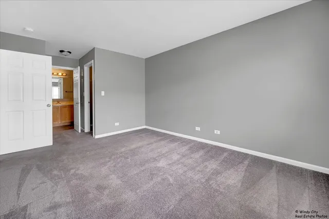 $269,900 | 2571 Hillsboro Boulevard, Aurora, IL 60503