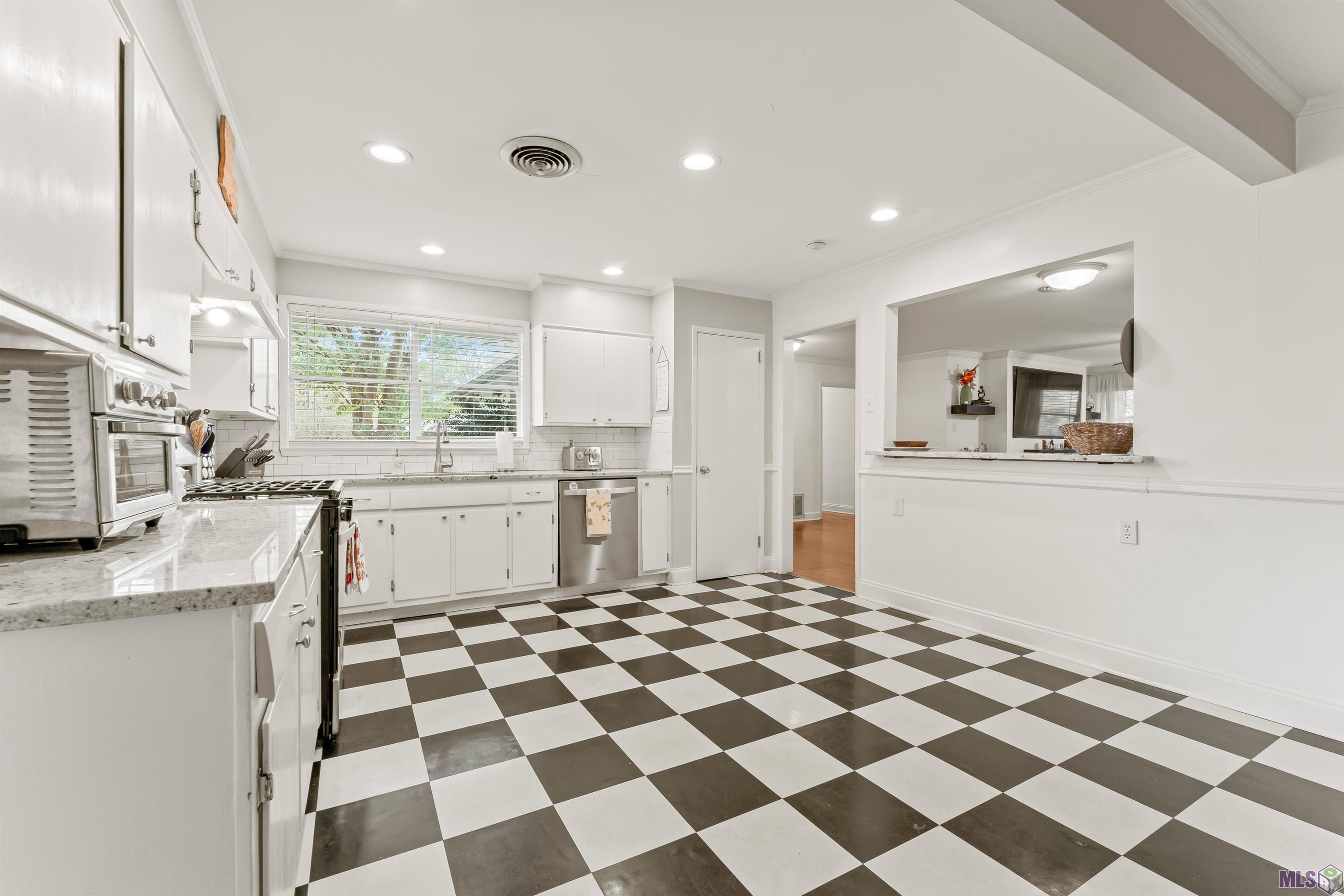 8130 Rainbow Drive Baton Rouge, LA 70809 - Photo 11 of 25