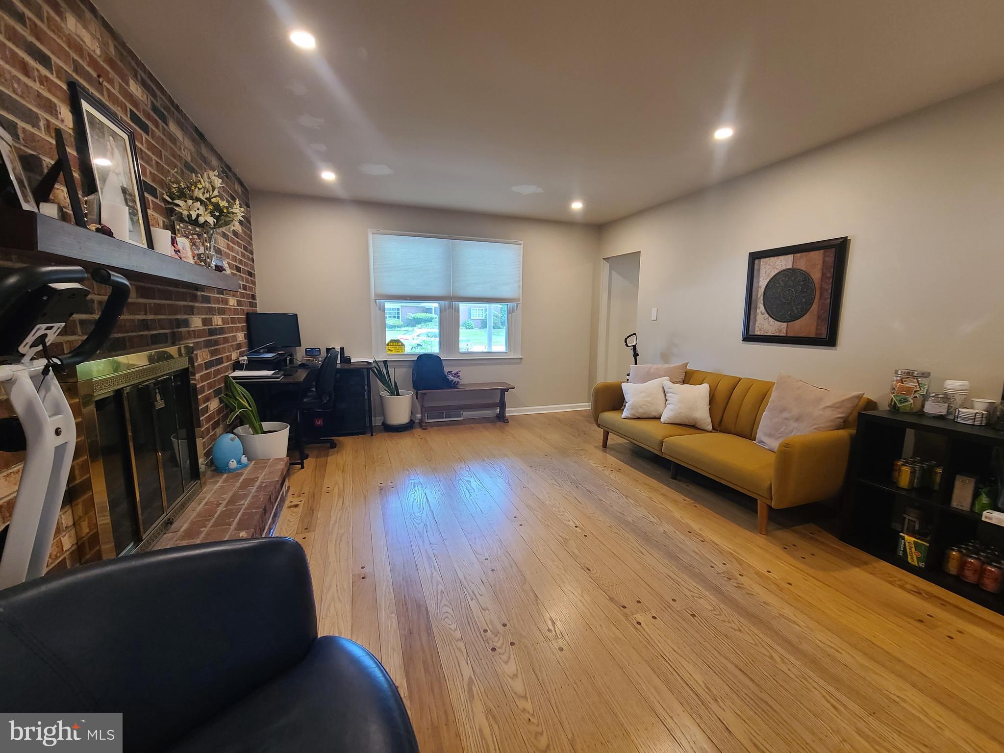2105 Hemlock Road Norristown, PA 19403 - Photo 23 of 75 Large Family Room with Fireplace