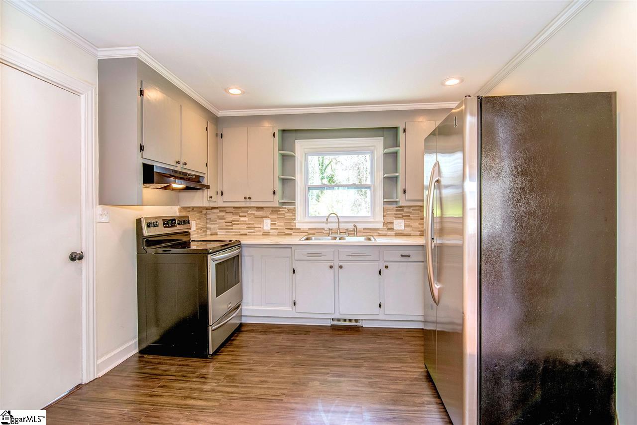 302 South Wingate Road Greenville, SC 29605 - Photo 15 of 36 Gallery Image 15
