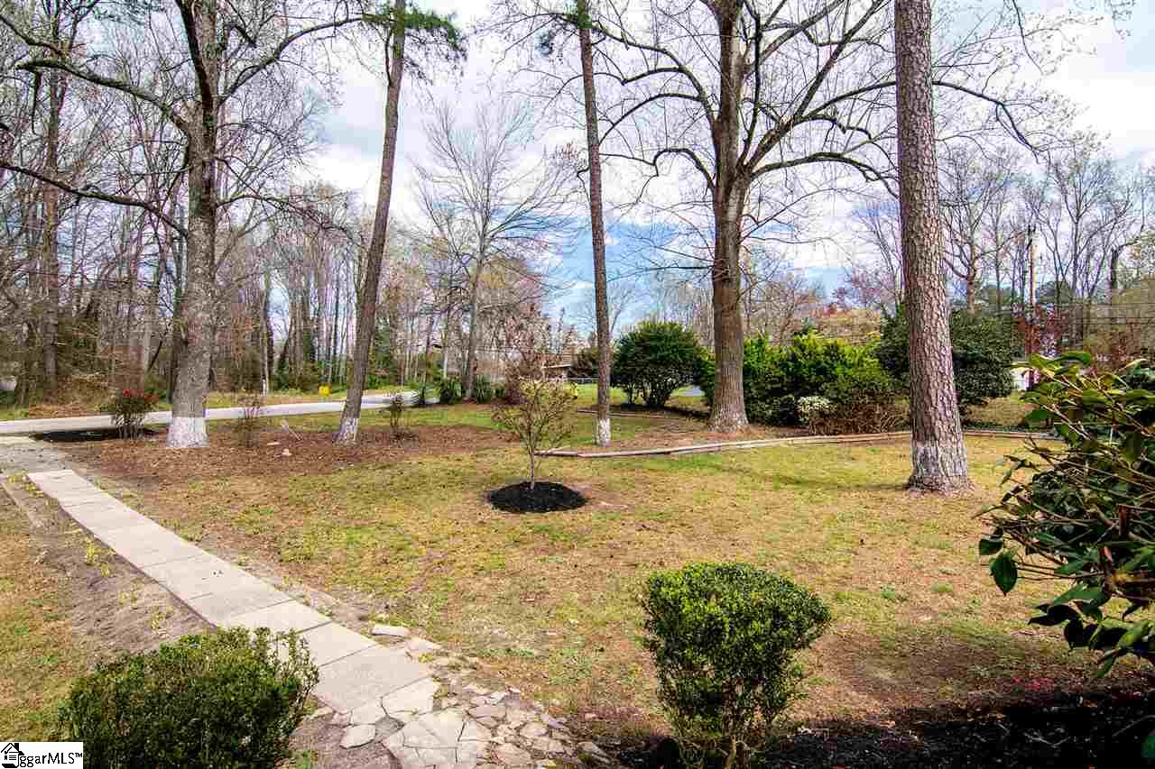 302 South Wingate Road Greenville, SC 29605 - Photo 10 of 36 Gallery Image 10