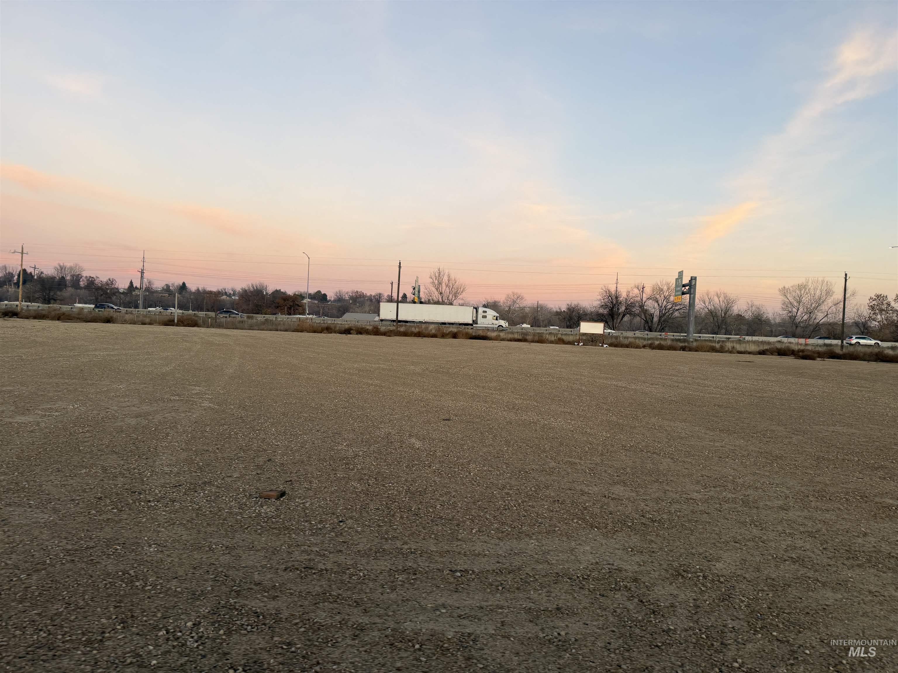 21677 Chicago Street Caldwell, ID 83607 - Photo 13 of 16 View of yard at dusk