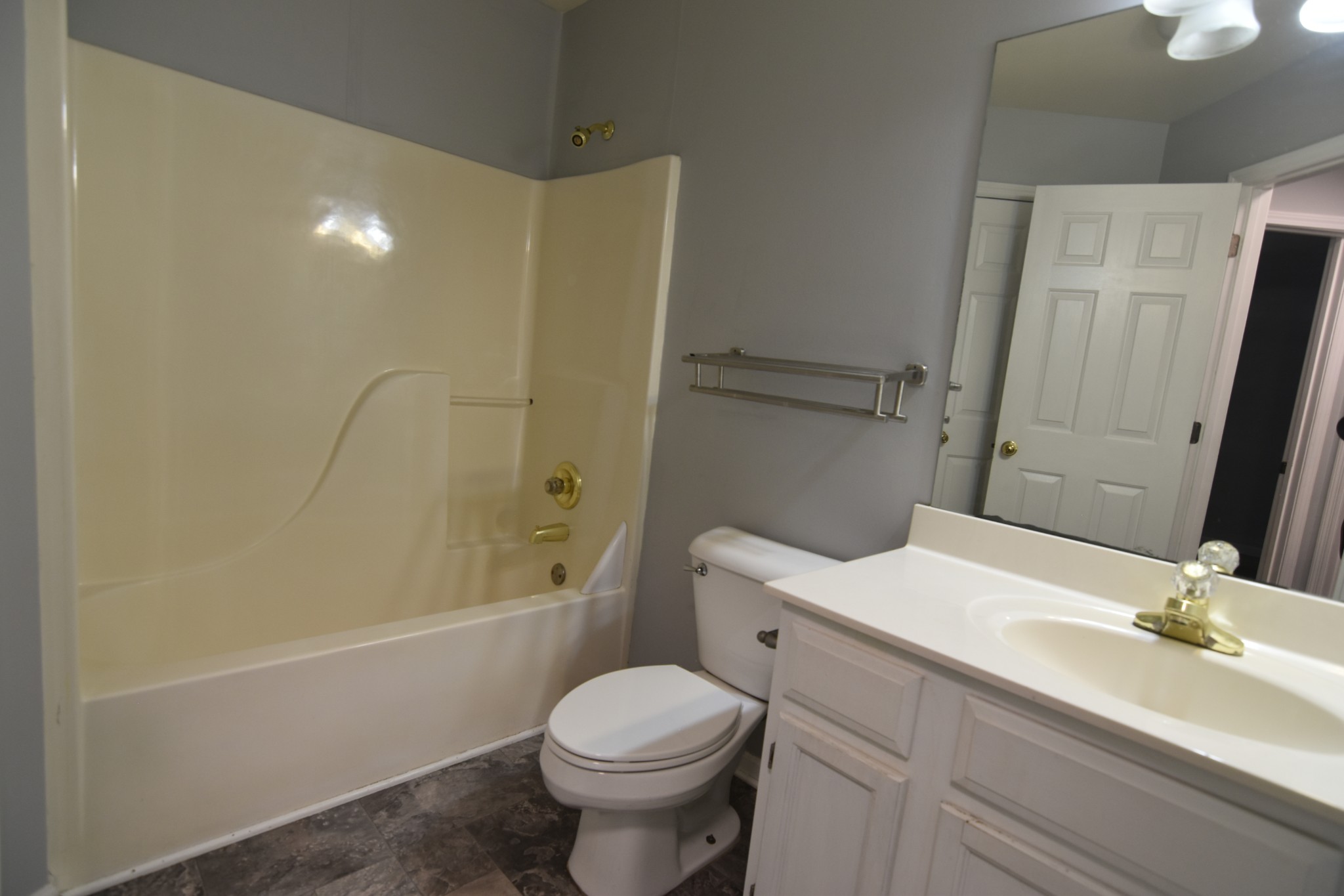 515 Huntington Ridge Drive Nashville, TN 37211 - Photo 30 of 42 a bathroom with a sink a toilet and shower