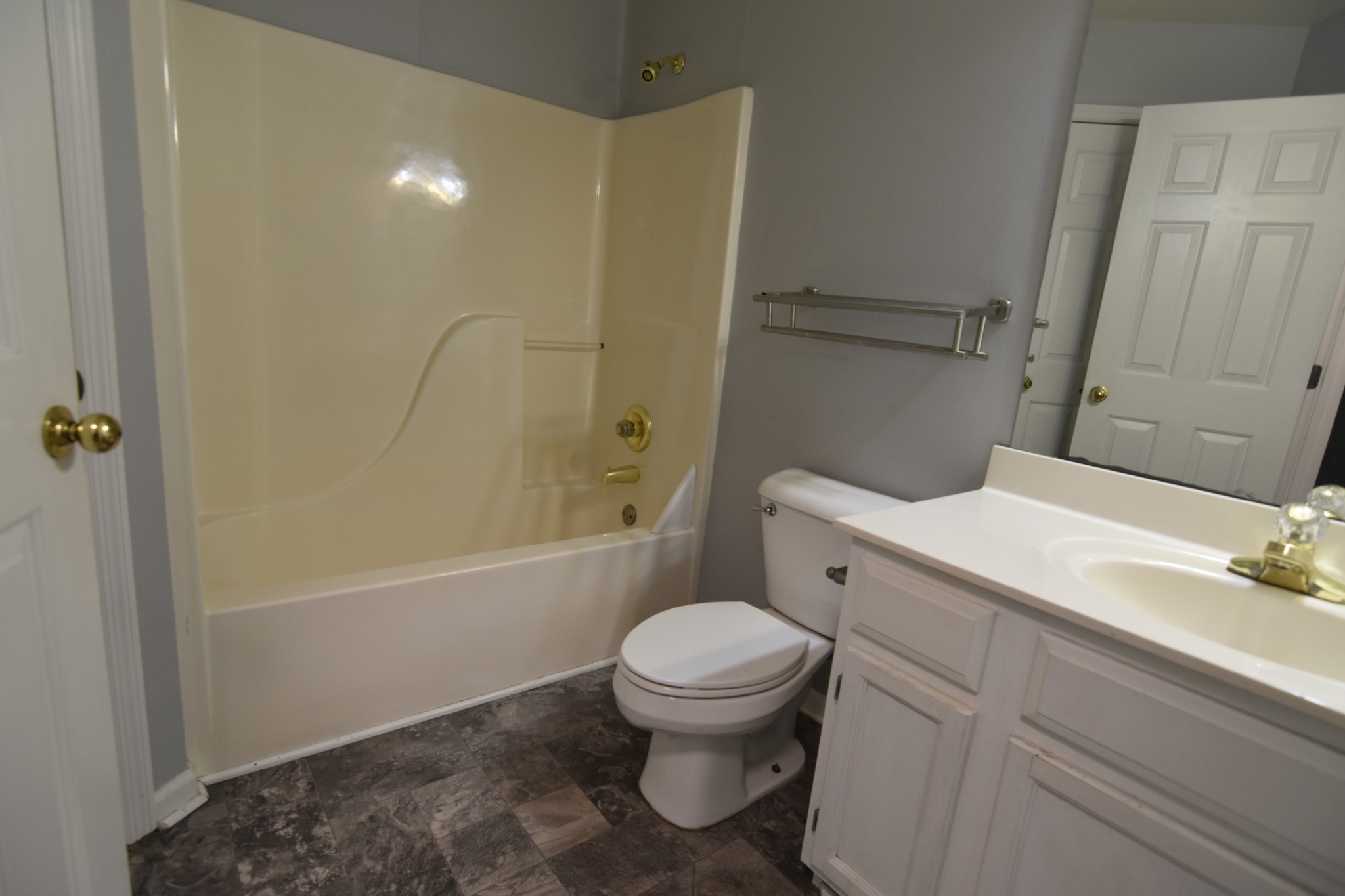 515 Huntington Ridge Drive Nashville, TN 37211 - Photo 31 of 42 a bathroom with a sink a toilet and shower