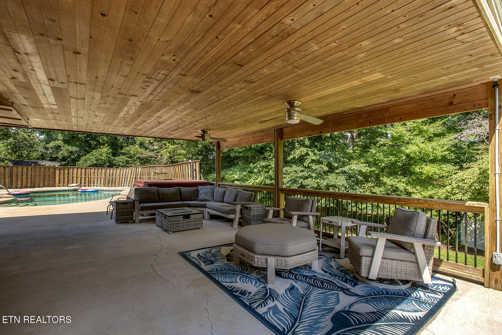 145 Van Stowe Road Harriman, TN 37748 - Photo 53 of 60 53_VanStoweRoad_145_CoveredPatio03