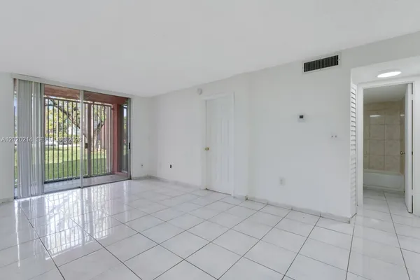$1,980 | 19729 Southwest 114th Avenue, Unit 150, Miami, FL 33157