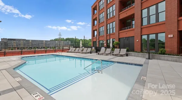 $3,260 | 300 East 36th Street, Unit C1, Charlotte, NC 28206
