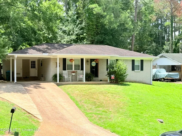 $159,000 | 800 White Circle, Grenada, MS 38901