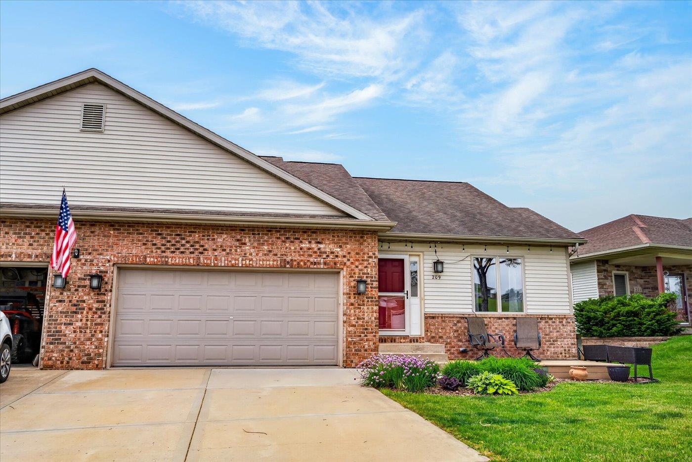 209 West Gonstead Road Mount Horeb, WI 53572 - Photo 2 of 33