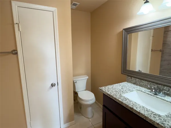 $1,800 | 9800 Pagewood Lane, Unit 2705, Houston, TX 77063