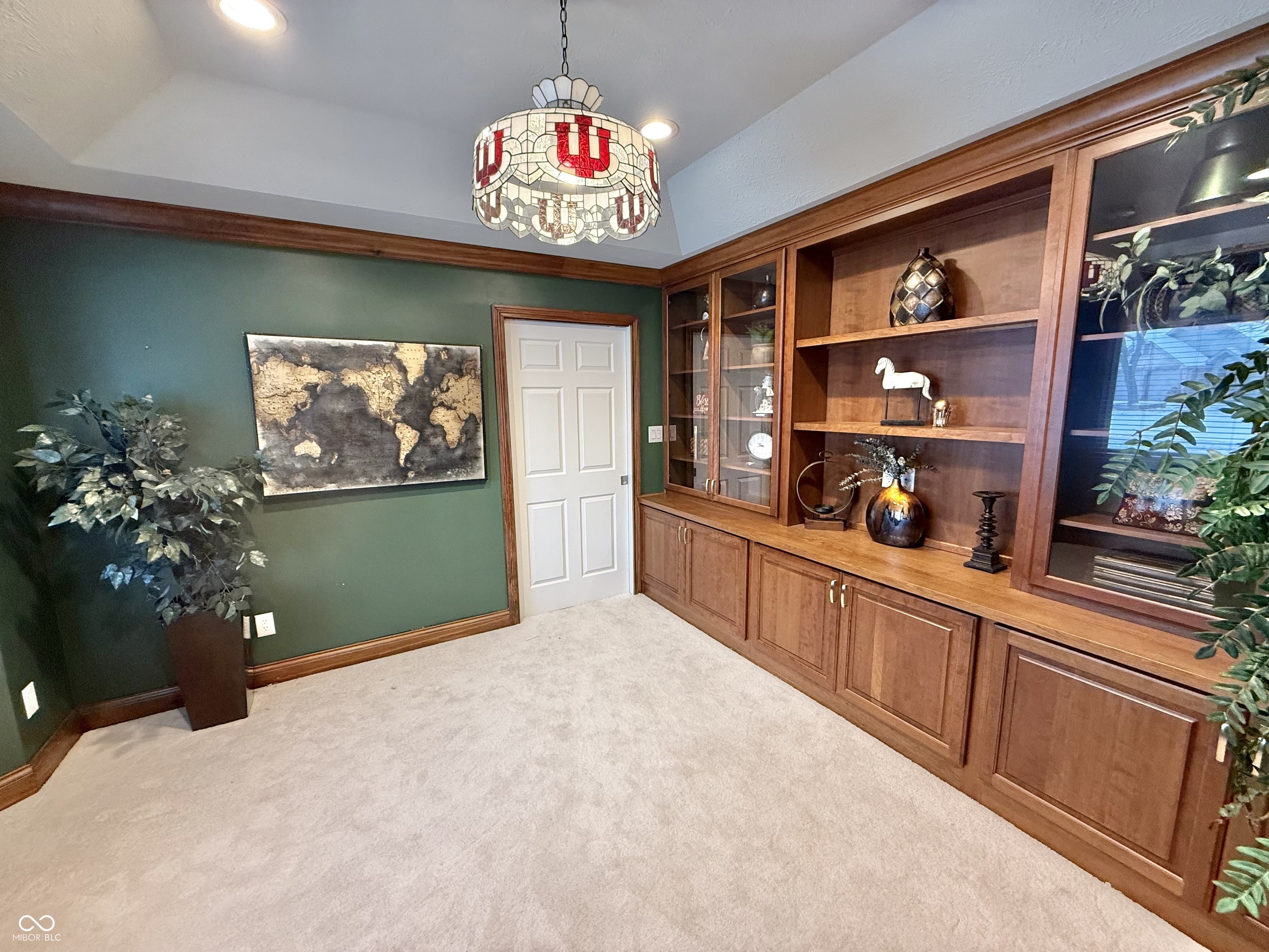 2407 Caramore Circle Anderson, IN 46011 - Photo 19 of 57