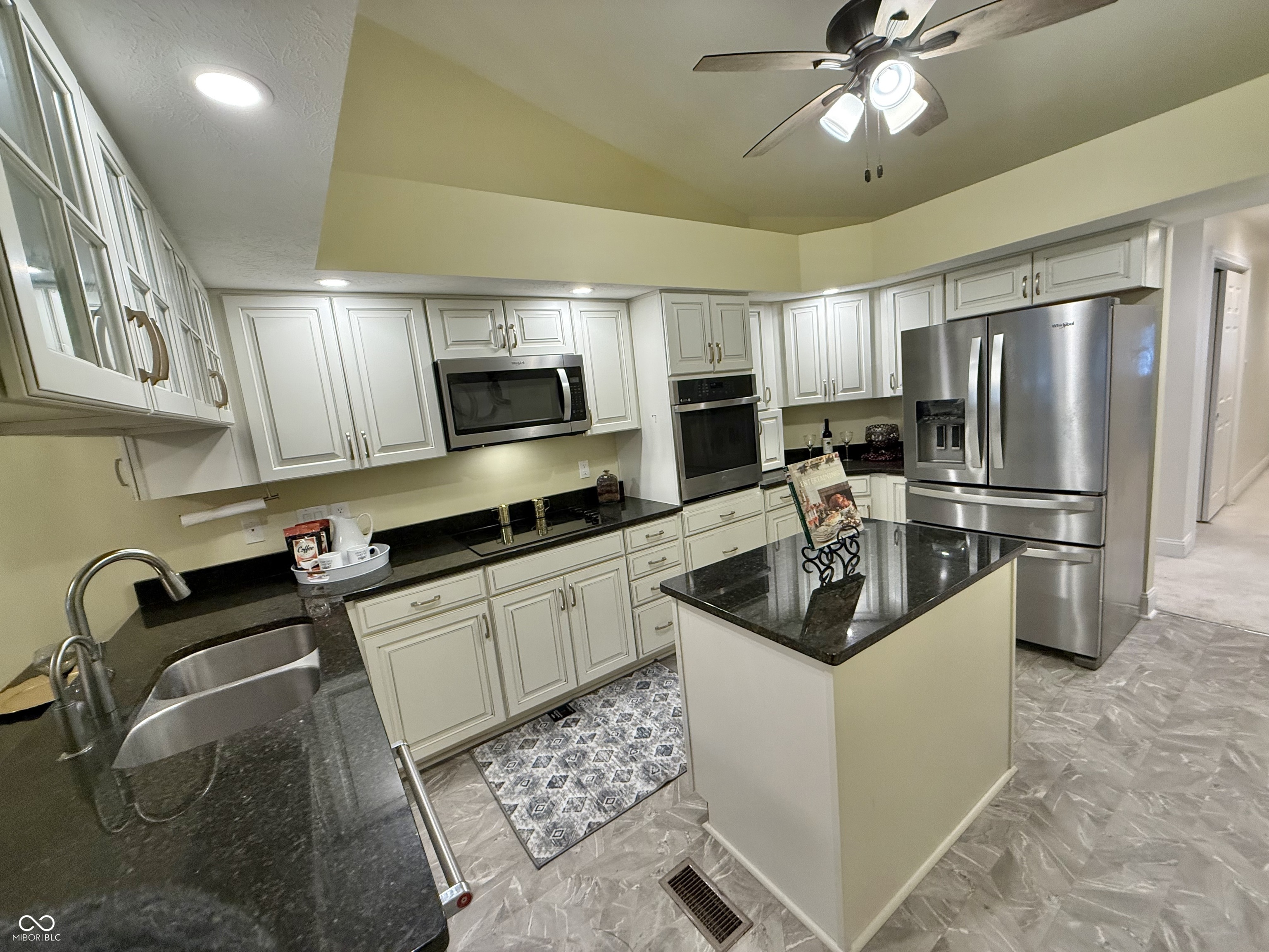 2407 Caramore Circle Anderson, IN 46011 - Photo 25 of 57