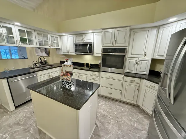 $330,000 | 2407 Caramore Circle, Anderson, IN 46011