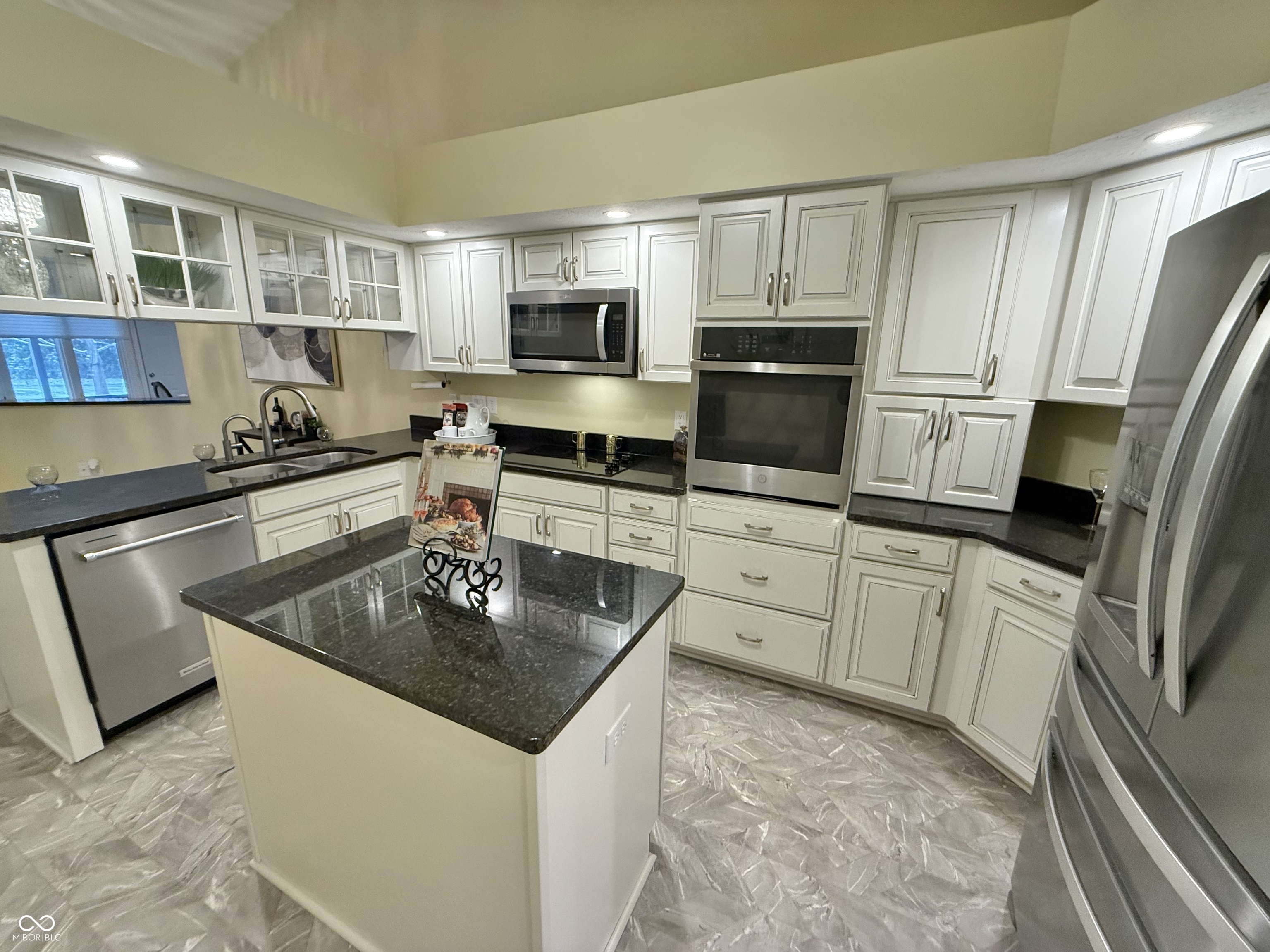 2407 Caramore Circle Anderson, IN 46011 - Photo 26 of 57