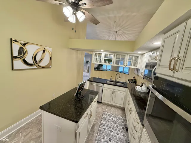 $330,000 | 2407 Caramore Circle, Anderson, IN 46011