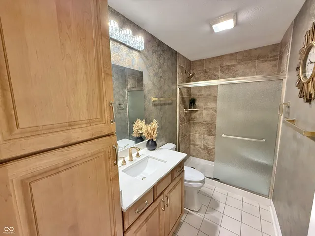 $330,000 | 2407 Caramore Circle, Anderson, IN 46011