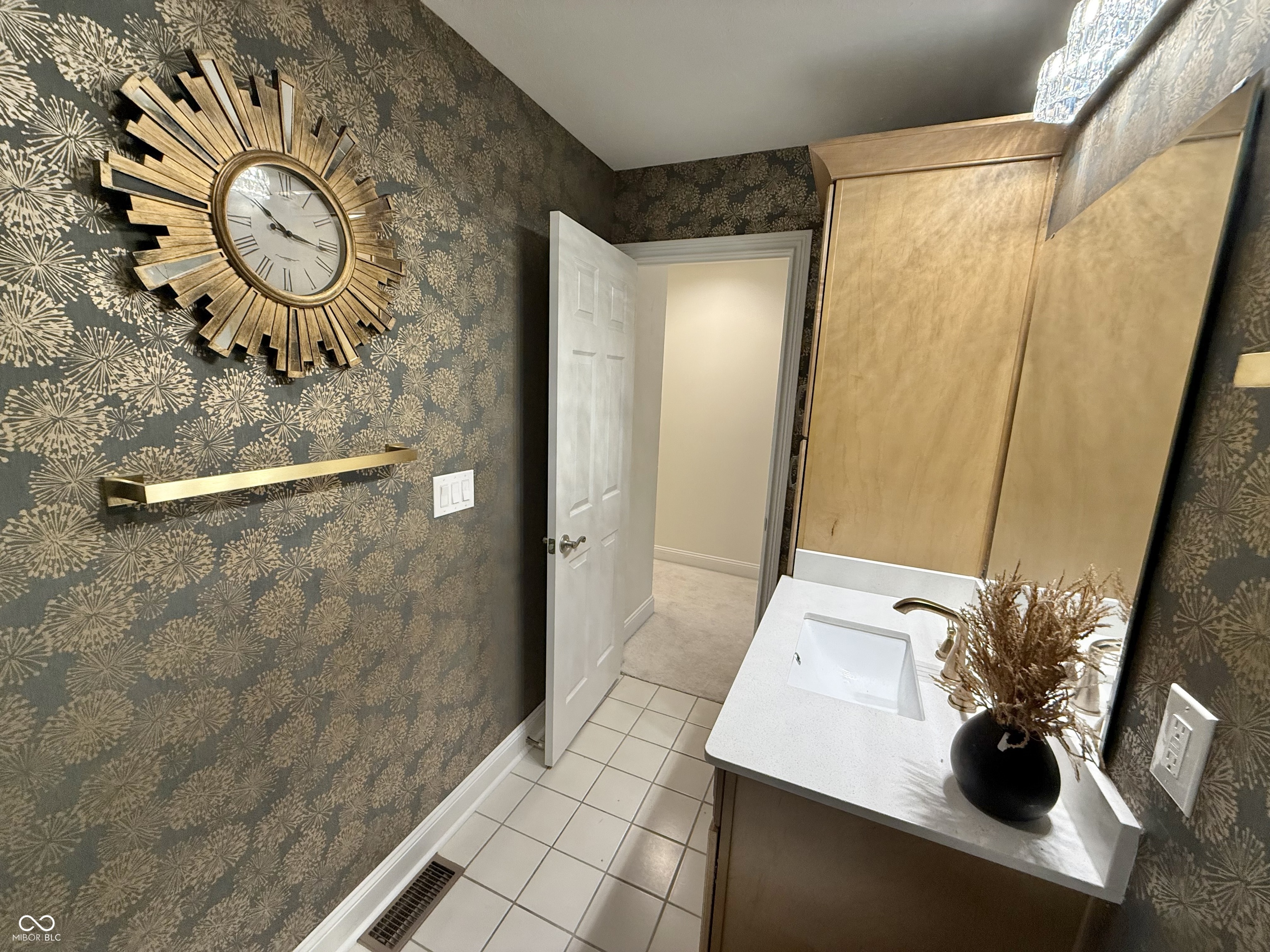 2407 Caramore Circle Anderson, IN 46011 - Photo 32 of 57