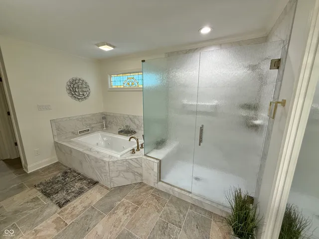 $330,000 | 2407 Caramore Circle, Anderson, IN 46011