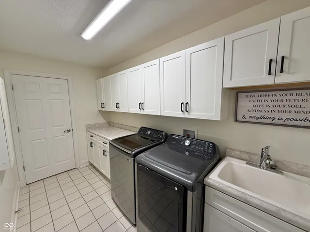 $330,000 | 2407 Caramore Circle, Anderson, IN 46011