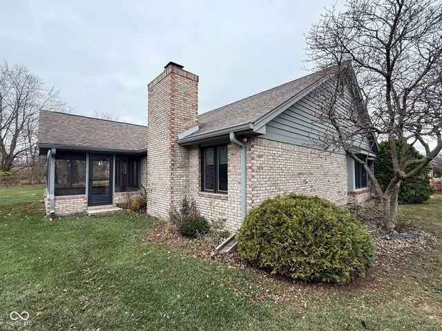 $330,000 | 2407 Caramore Circle, Anderson, IN 46011