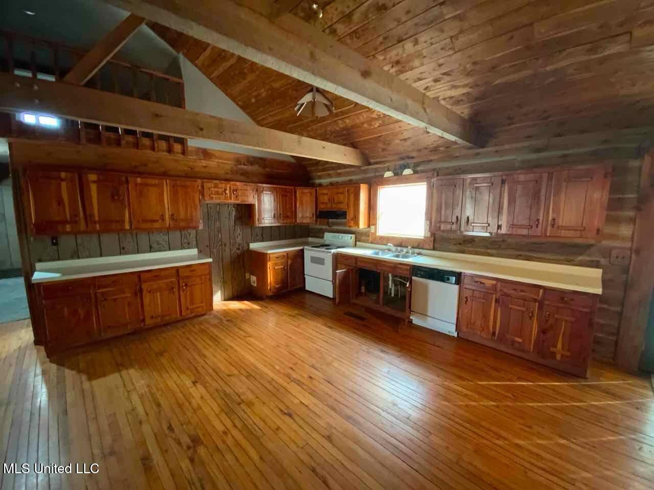 685 Gardner Road Holly Springs, MS 38635 - Photo 4 of 10 685 gardner kitchen