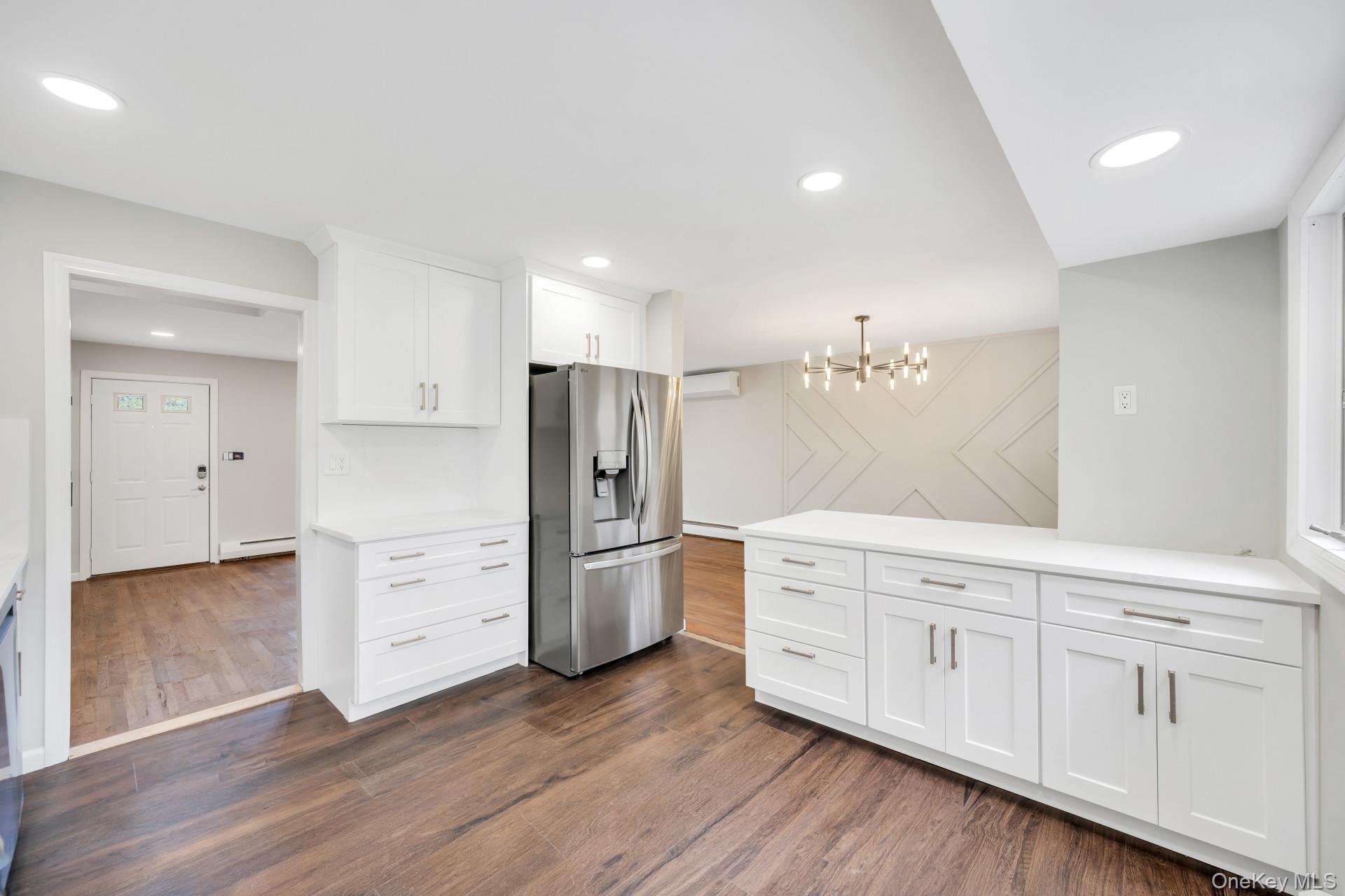 48 Earl Road Melville, NY 11747 - Photo 5 of 19