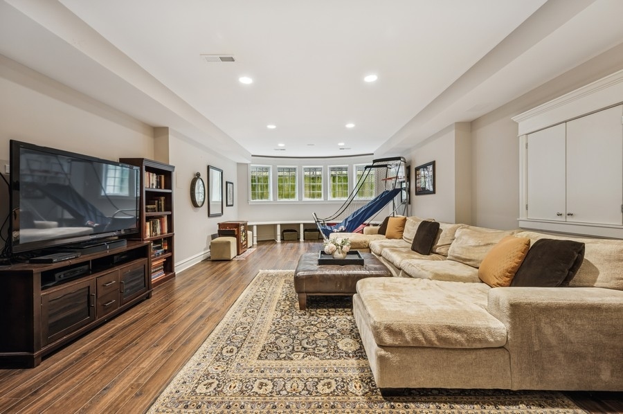 1025 Mohawk Road Wilmette, IL 60091 - Photo 32 of 47