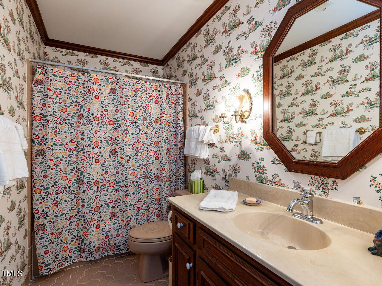 3004 Upland Circle Raleigh, NC 27607 - Photo 27 of 43 029-1280x960-hall-bath